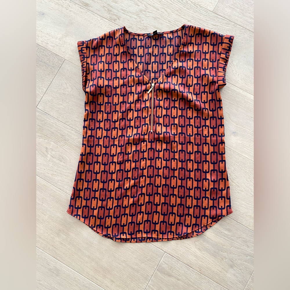 EXPRESS TOP…WORN TWICE !!